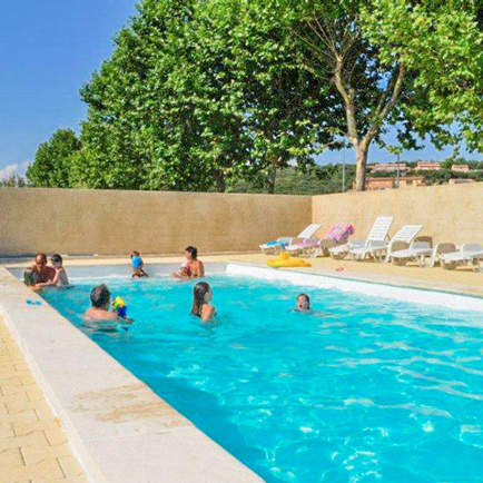 camping piscine couverte var