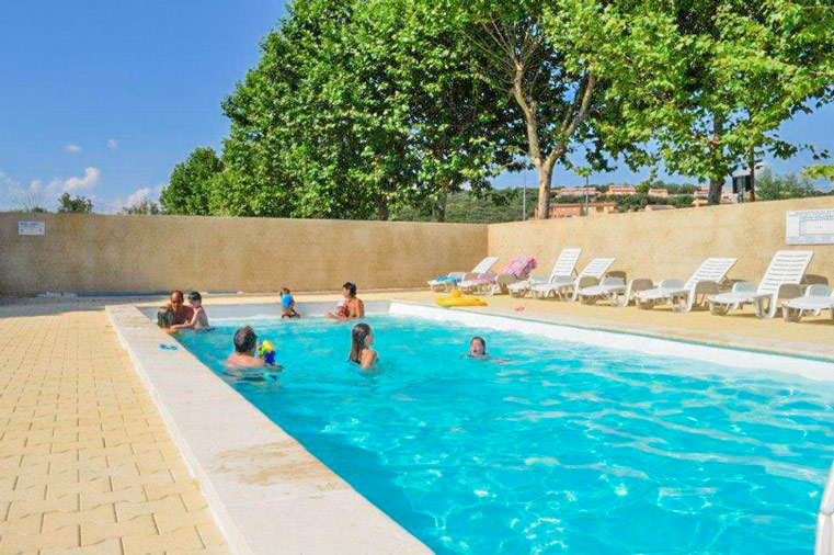 campsite swimming pool discovery var